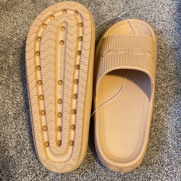 bebe Malga pool slide sandal with bebe logo for casual look - Picture 9 of 9